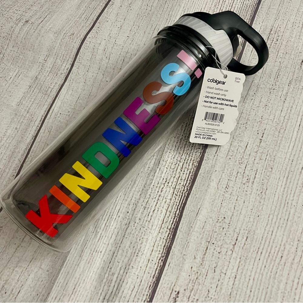 NWT COOLGEAR Kindness Rainbow Water Bottle BPA FREE 20 FL OZ